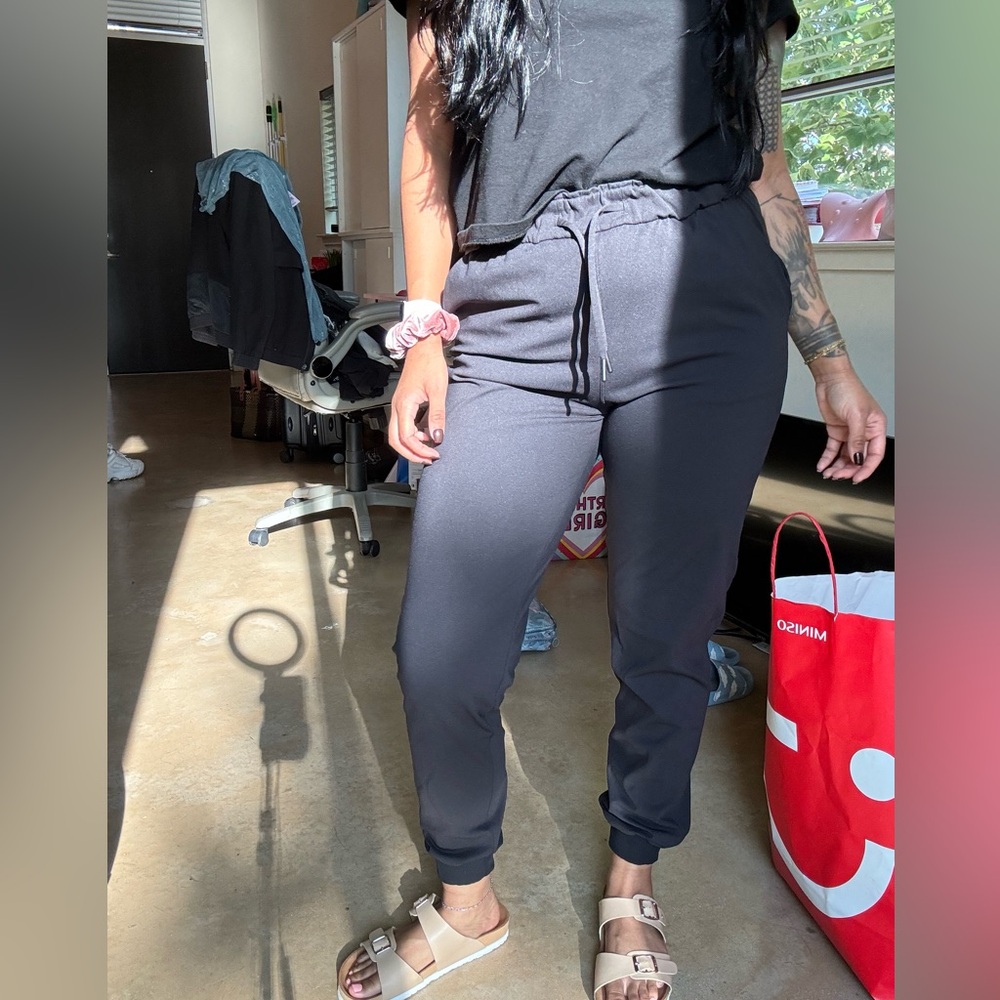 Lululemon Athletica Stretch High Waisted Black Sweatpants Joggers Elastic Waist